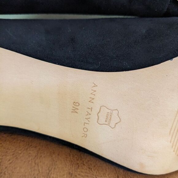 Ann Taylor Leather black heels Modern - Picture 5 of 5